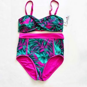 Swimwear, by Snookini 2 Piece , Removable Pads, Adjustable Straps, Sz L